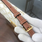 Handle and strap detail of premium signature women's handbag – women's everyday handbag