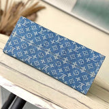 Sophisticated shopper bag carried on shoulder 10