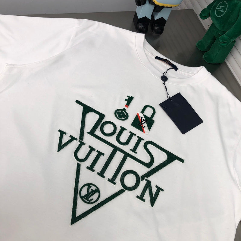 Side profile of Louis Vuitton cotton t-shirt with logo-detail design