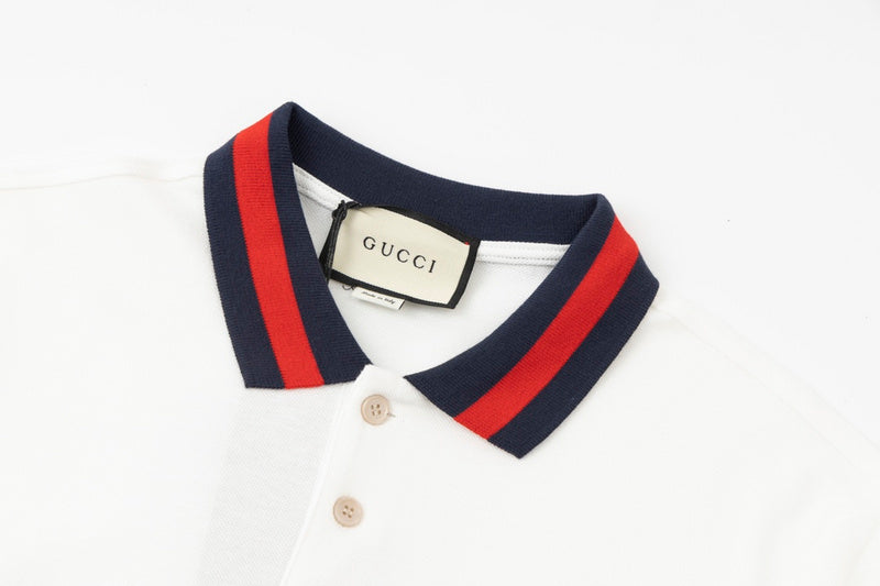 Full styled look of Polo cotton polo shirt with logo-detail design