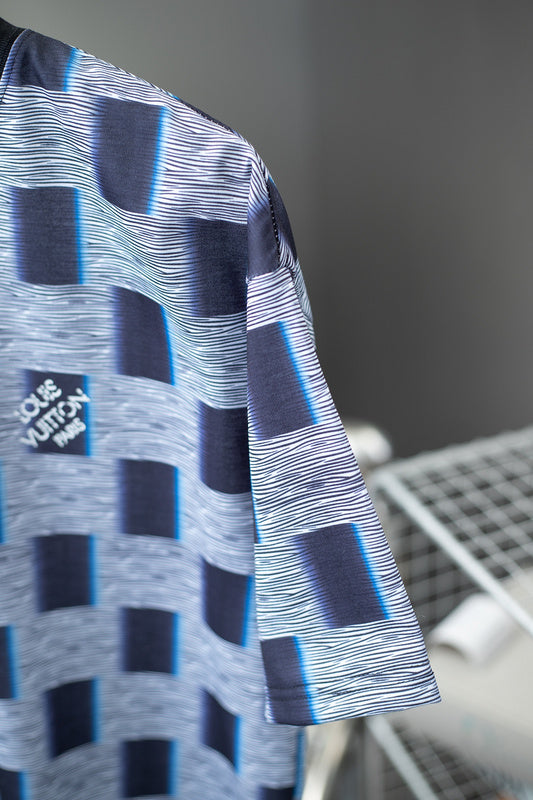 Full styled look of Louis Vuitton cotton t-shirt with relaxed-fit cut