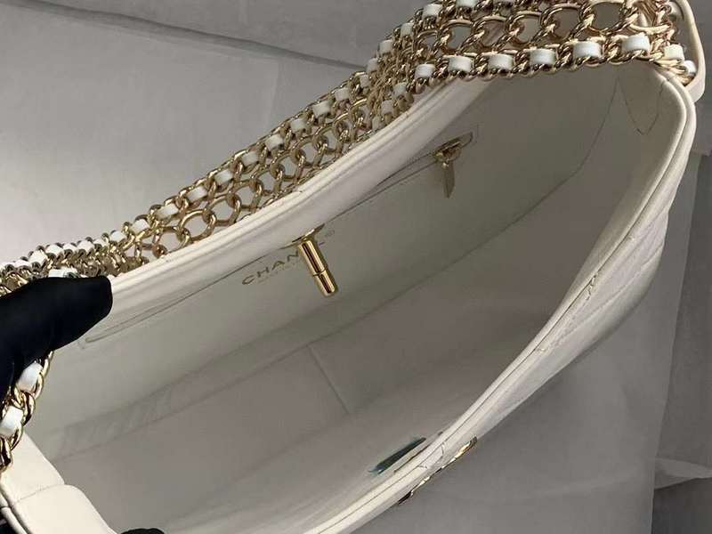 Zivas Charm Signature Style Luxury Handbag (Everyday Luxury Essential) – Close-Up Detail