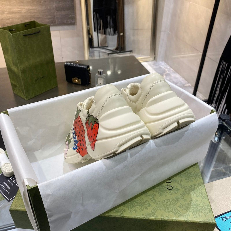 Gucci crisp white luxury sneakers view 4 everyday casual design