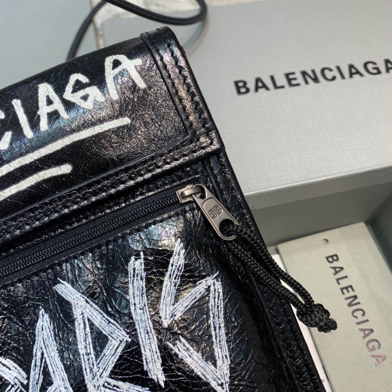 Zivas Charm Timeless Appeal Statement Handbag (Thoughtfully Structured Design) – Styled Look