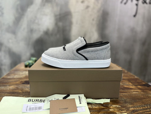 Burberry shoes Style 324 - texture and material detail