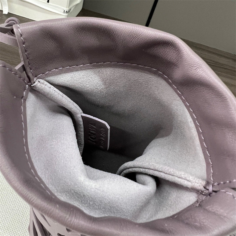 Ziva's Charm handbag – close-up view (11cm*8cm*20cm)