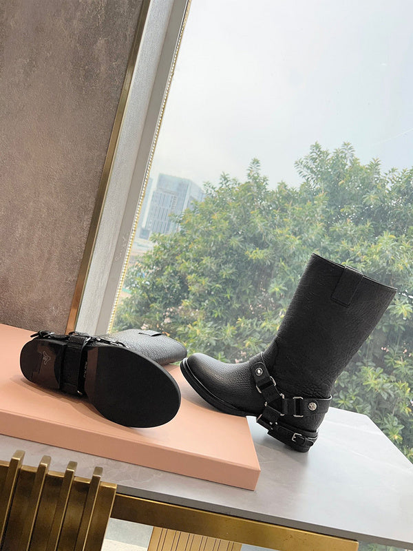 Full silhouette view of Miu Miu luxury piece style No.144