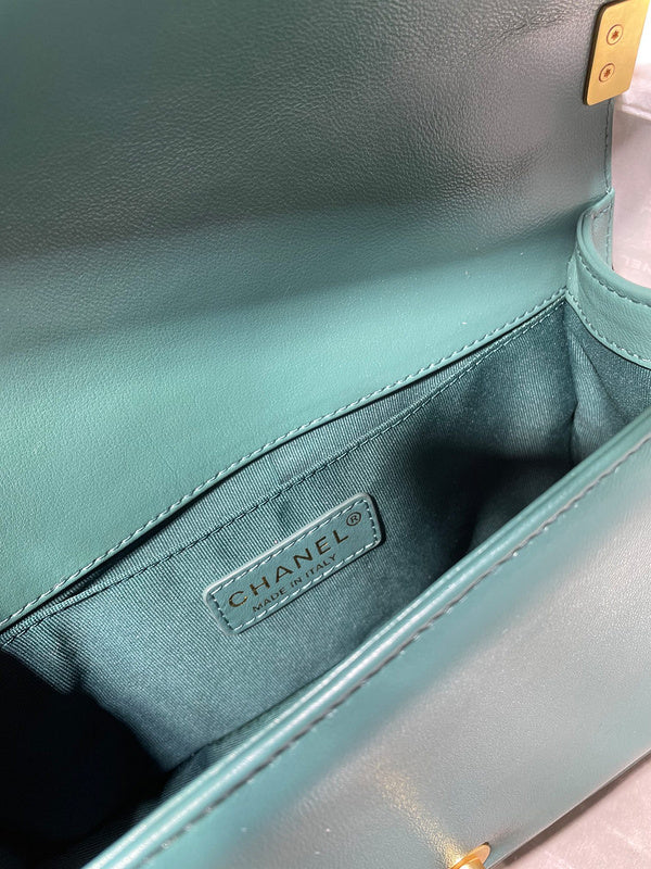  women's handbag, mid design, view 9