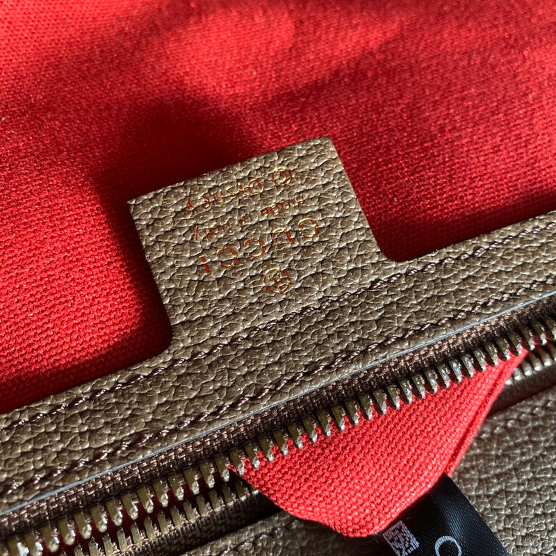 Side profile of premium sleek women's handbag – women's everyday handbag