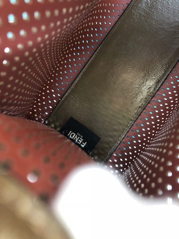 Ziva's Charm handbag – product shot (28cm*22cm*11.5cm)