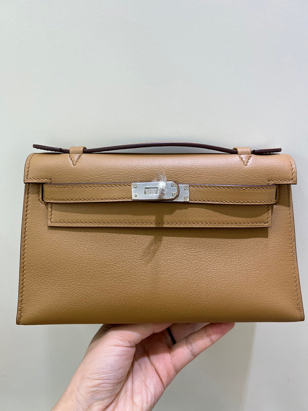 Close-up detail of streamlined bag design