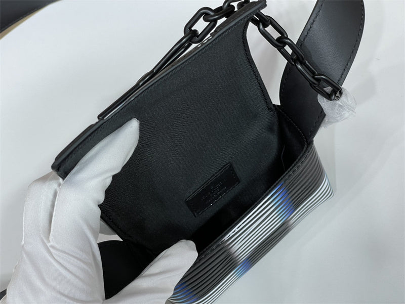  graceful everyday bag detail view showing craftsmanship 8