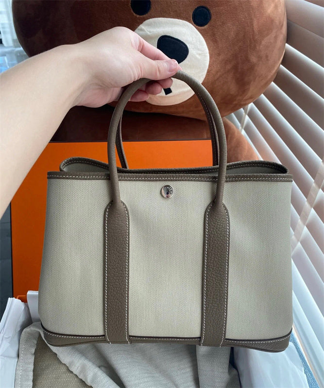  Graceful tote bag front view