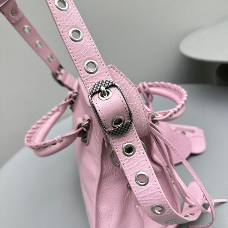 Zivas Charm Streamlined Design Statement Handbag (Structured Everyday Essential) – Close-Up Detail