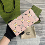 Front view of everyday-luxe modern women's handbag – women's luxury accessory