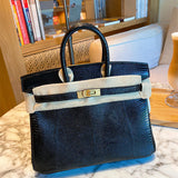  Elegant shoulder bag front view