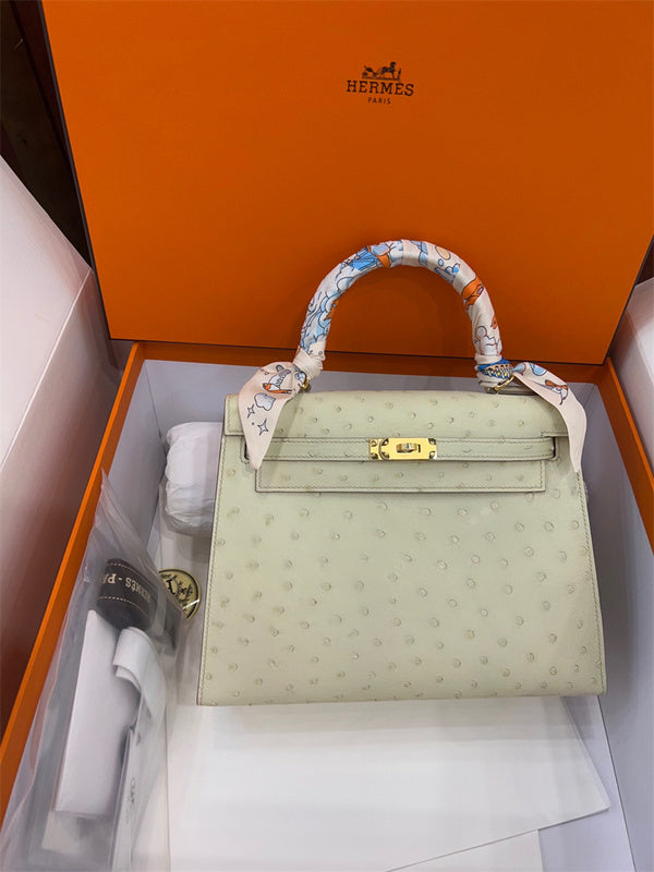  Chic handbag carried on shoulder 10
