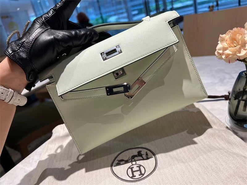  Curated carryall bag front view