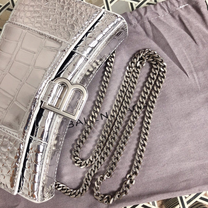 Back view of polished everyday-luxe women's handbag – women's designer-style accessory