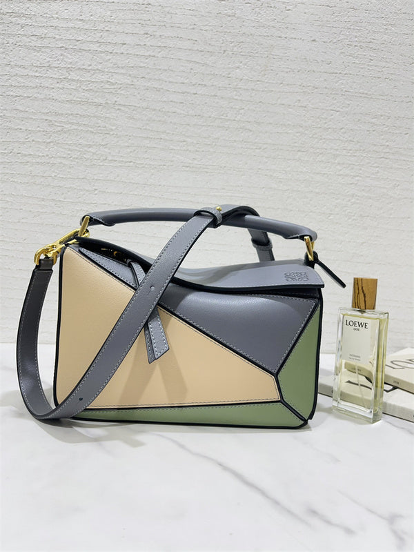Ziva's Charm handbag – full view (24cm*16cm*10cm)