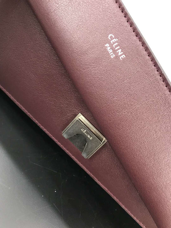 Handle and strap detail of signature structured women's handbag – women's everyday handbag