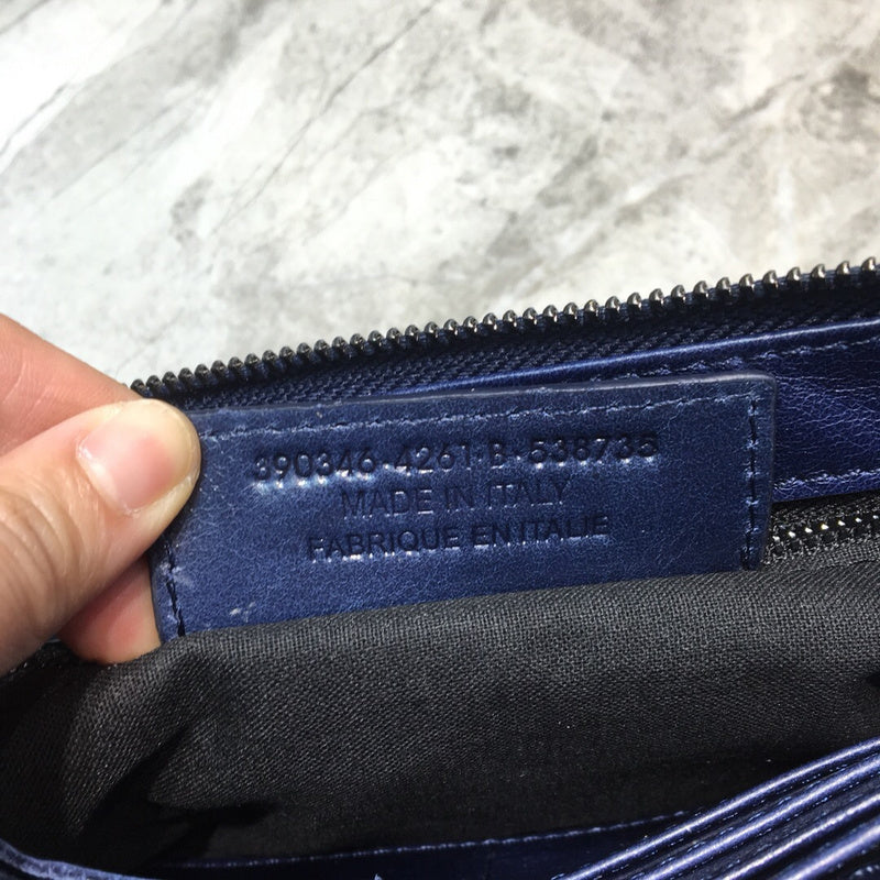 Sophisticated Faux Leather Handbag - Premium Craftsmanship Detailing | Women's Designer-Inspired Purse #892 - texture close-up (image 9) of designer-inspired handbag