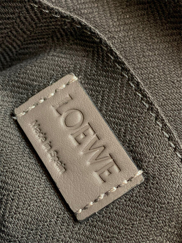 Ziva's Charm handbag – product shot (33cm*44.5cm*19cm)