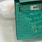  carryall bag interior and compartment view 51