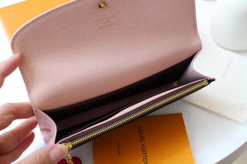 Top view of structured classic women's handbag – women's luxury accessory