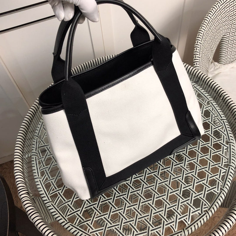 Top view of everyday-luxe statement women's handbag – women's luxury accessory