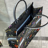 Front view of classic sleek women's handbag – women's everyday handbag
