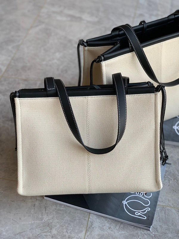 Ziva's Charm handbag – lifestyle view (32cm*24cm*16cm)