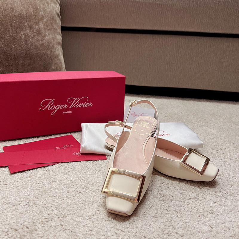 Full silhouette view of Roger Vivier luxury piece style No.063
