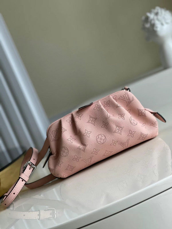 Front view of modern structured women's handbag – women's luxury handbag