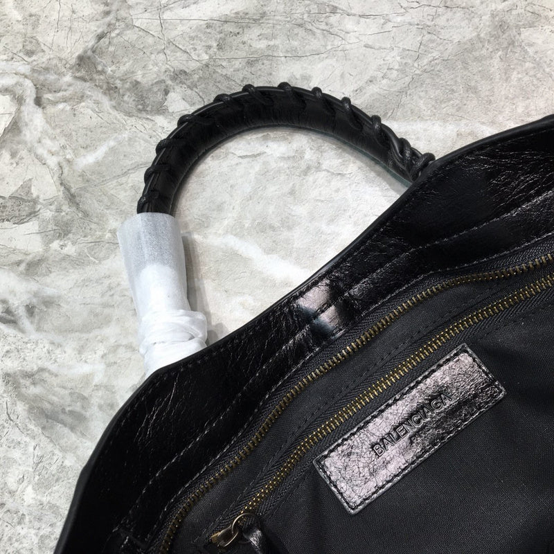 Sophisticated Vegan Leather Handbag - Understated Luxury Look | Women's Premium Handbag #963 - texture close-up (image 9) of designer-inspired handbag