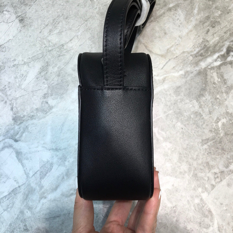 Structured Premium PU Leather Handbag - Premium Craftsmanship Detailing | Women's Luxury Handbag #809 - back view (image 4) of designer-inspired handbag