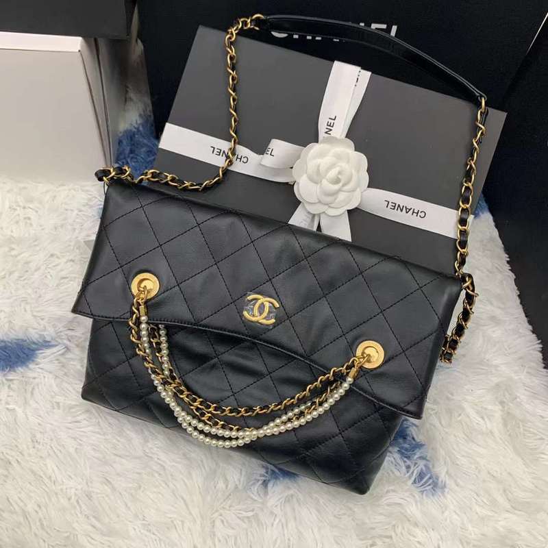 Zivas Charm Refined Everyday Style Luxury Handbag (Everyday Luxury Essential) – Detail View