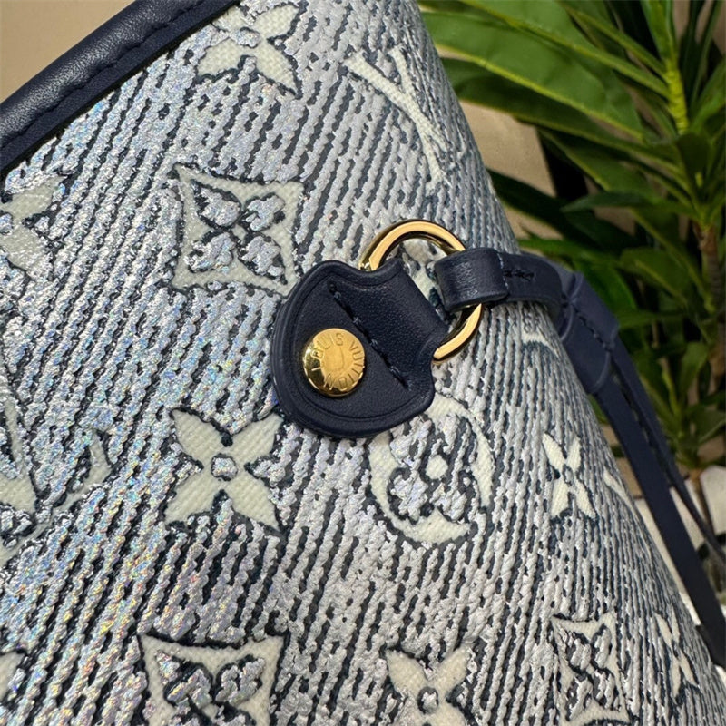  effortless handbag detail view showing craftsmanship 8
