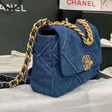 Zivas Charm Polished Finish Designer Handbag (Thoughtfully Structured Design) – Close-Up Detail