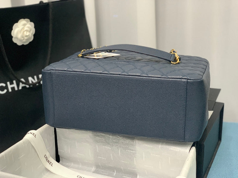  women's handbag, spacious design, view 7