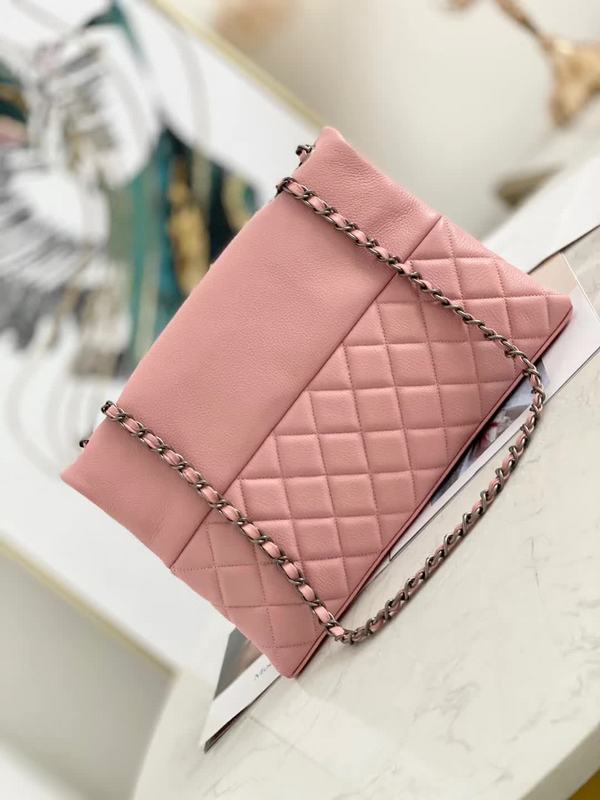 Zivas Charm Modern Minimalist Look Fashion Handbag (Everyday Luxury Essential) – Detail View