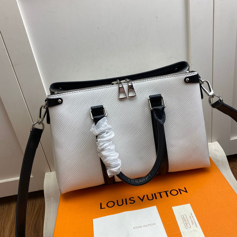 Handle and strap detail of classic elevated women's handbag – women's premium purse