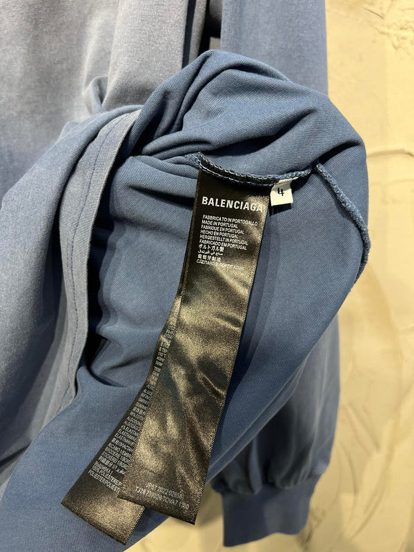 Styling view of Balenciaga luxury piece style No.046