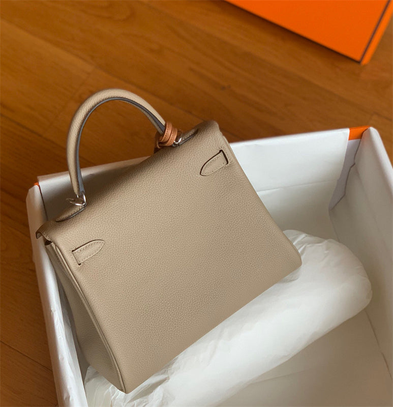  Polished everyday bag front view 7