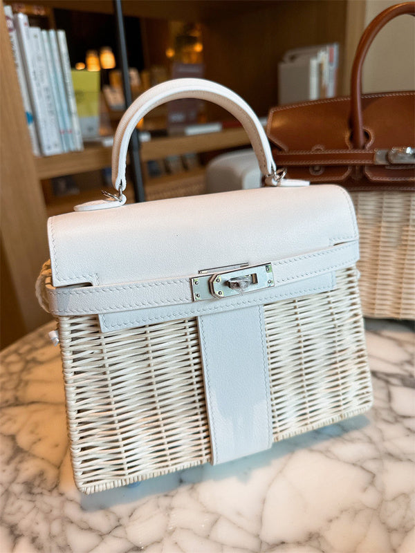  sophisticated structured bag styled with outfit