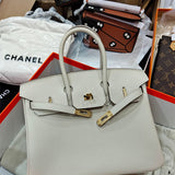 Smart shoulder bag front view