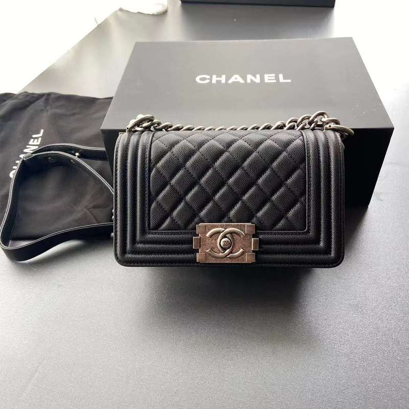 Zivas Charm Sleek Silhouette Everyday Handbag (Designer-Inspired Craftsmanship) – Styled Look