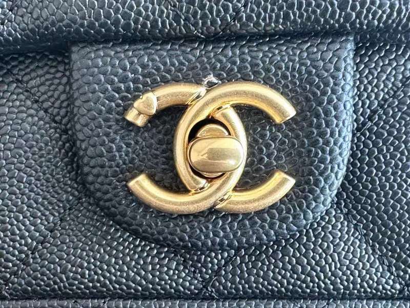 Zivas Charm Chic Craftsmanship Everyday Handbag (Premium Everyday Carry) – Styled Look
