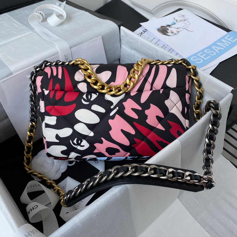  women's handbag, mid design, view 2