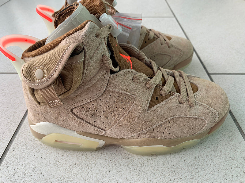 Nike Men's & Women's Premium Casual Sneakers — Style 196 angle view